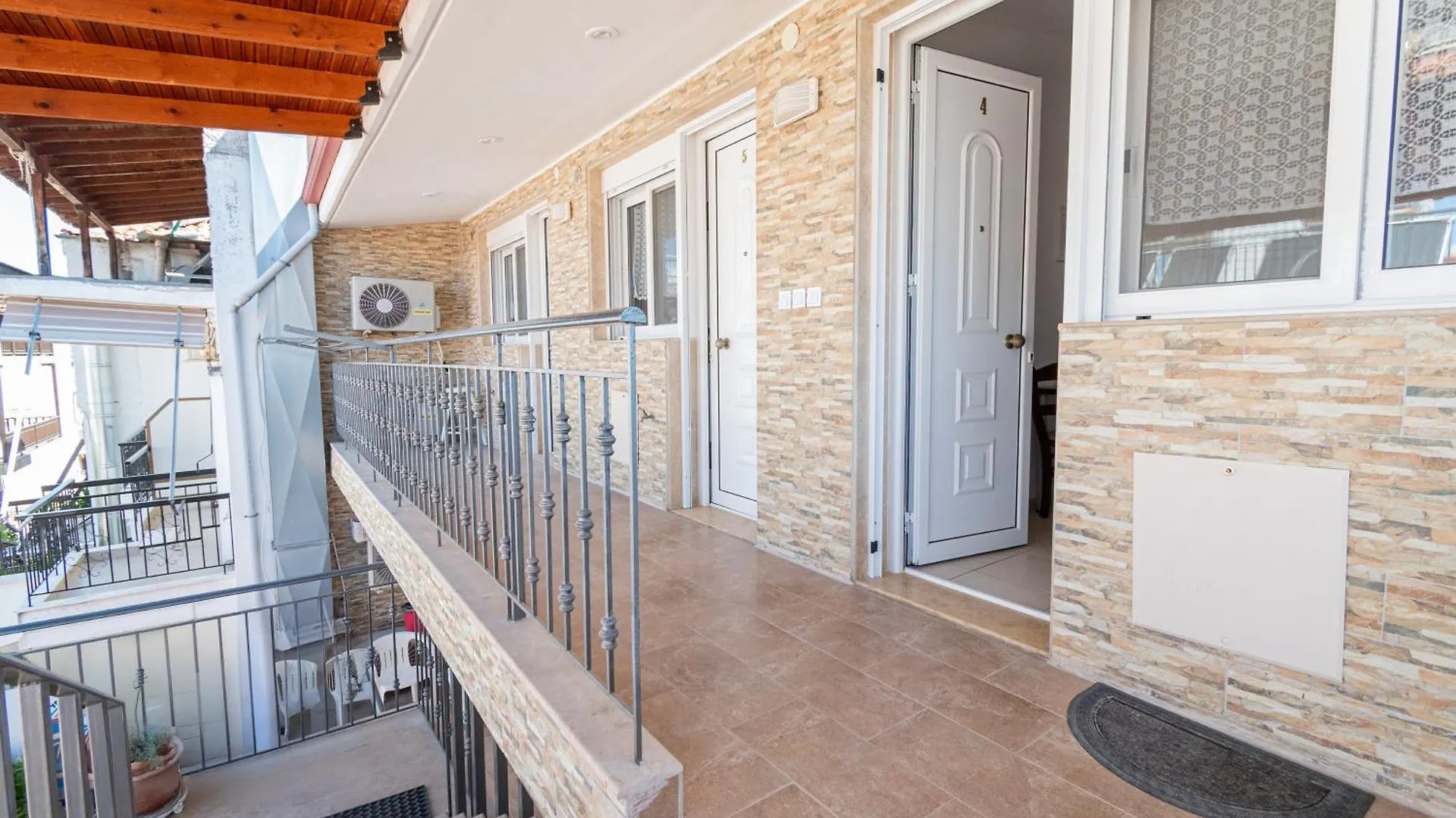Tommy Seafront Apartments By Rentalspro - Nea Flogita Halkidiki 0*,