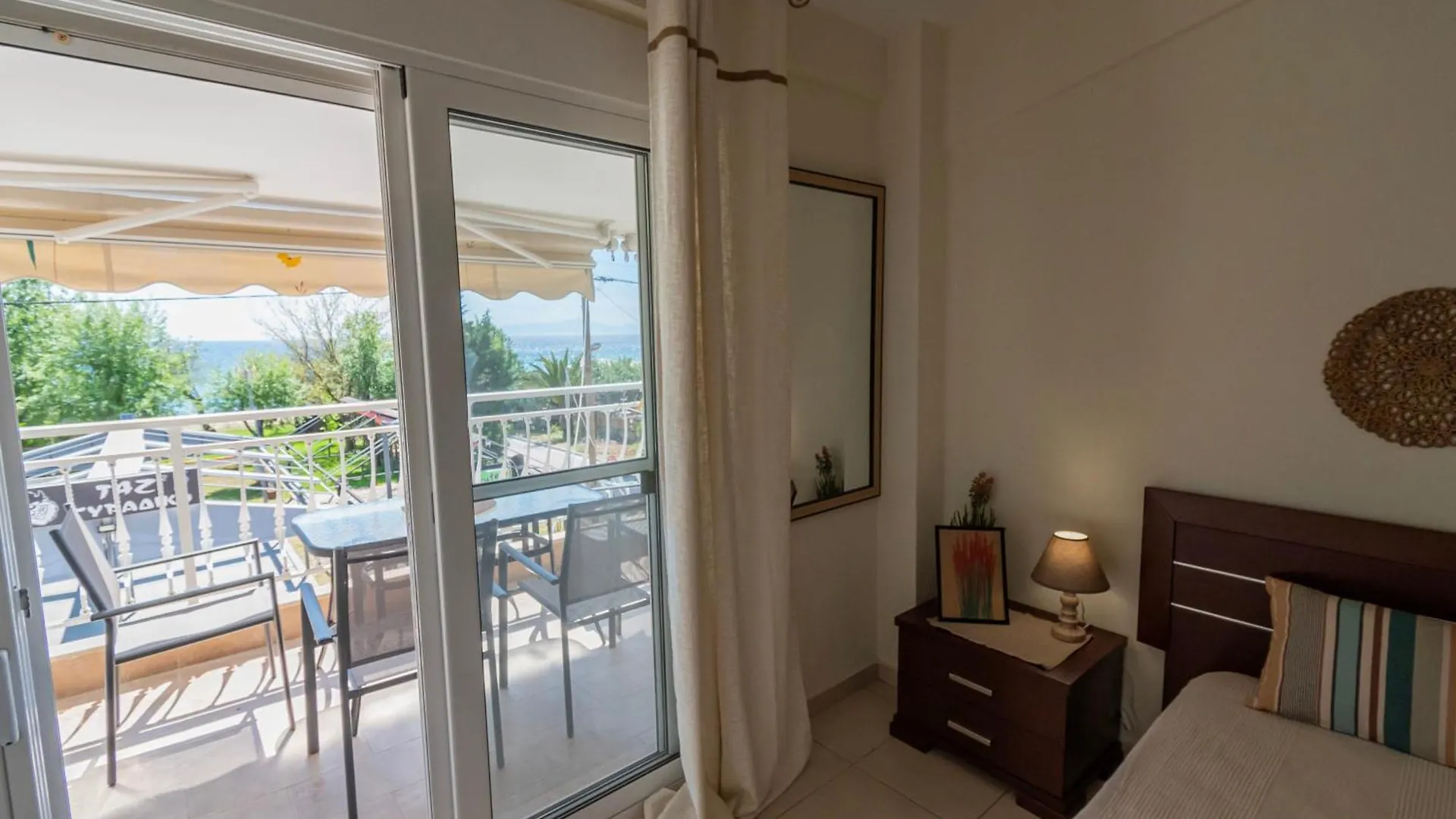 Tommy Seafront Apartments By Rentalspro - Nea Flogita Halkidiki
