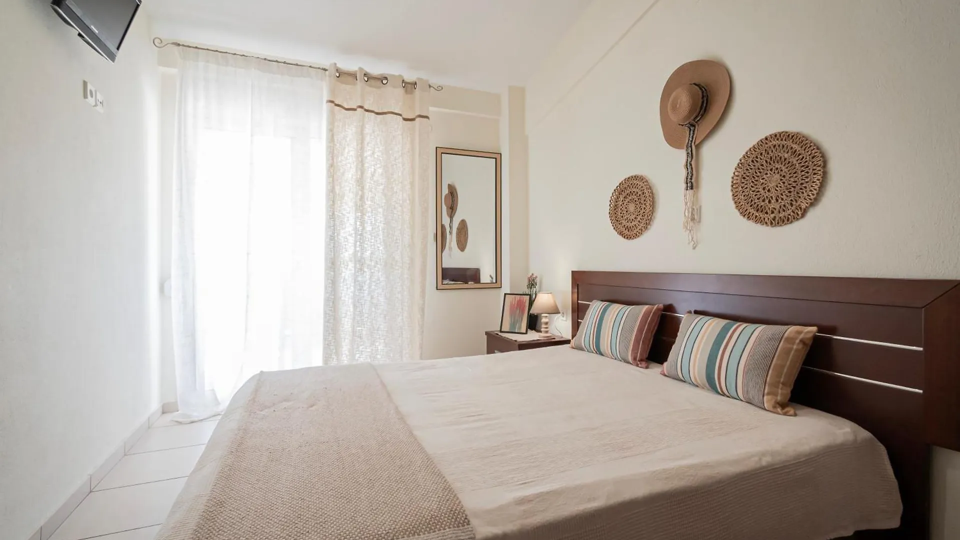 Tommy Seafront Apartments By Rentalspro - Nea Flogita Halkidiki