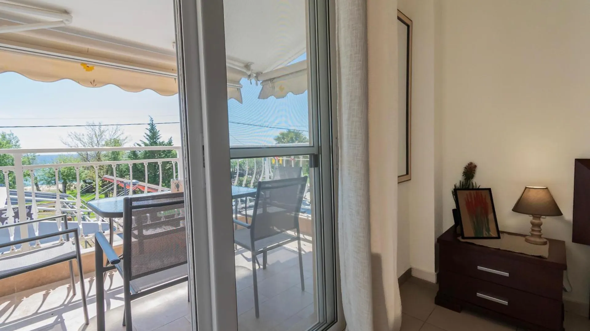 Tommy Seafront Apartments By Rentalspro - Nea Flogita Halkidiki