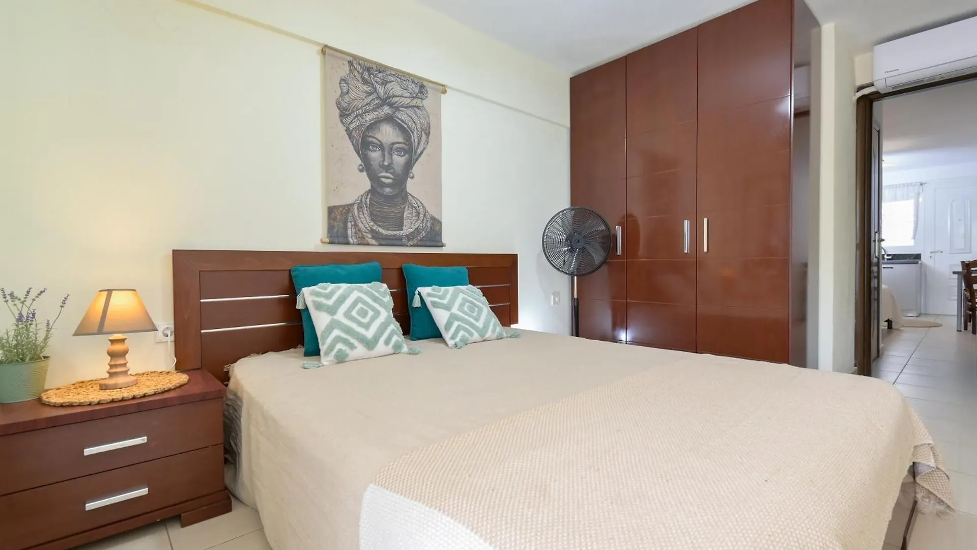 Tommy Seafront Apartments By Rentalspro - Nea Flogita Halkidiki
