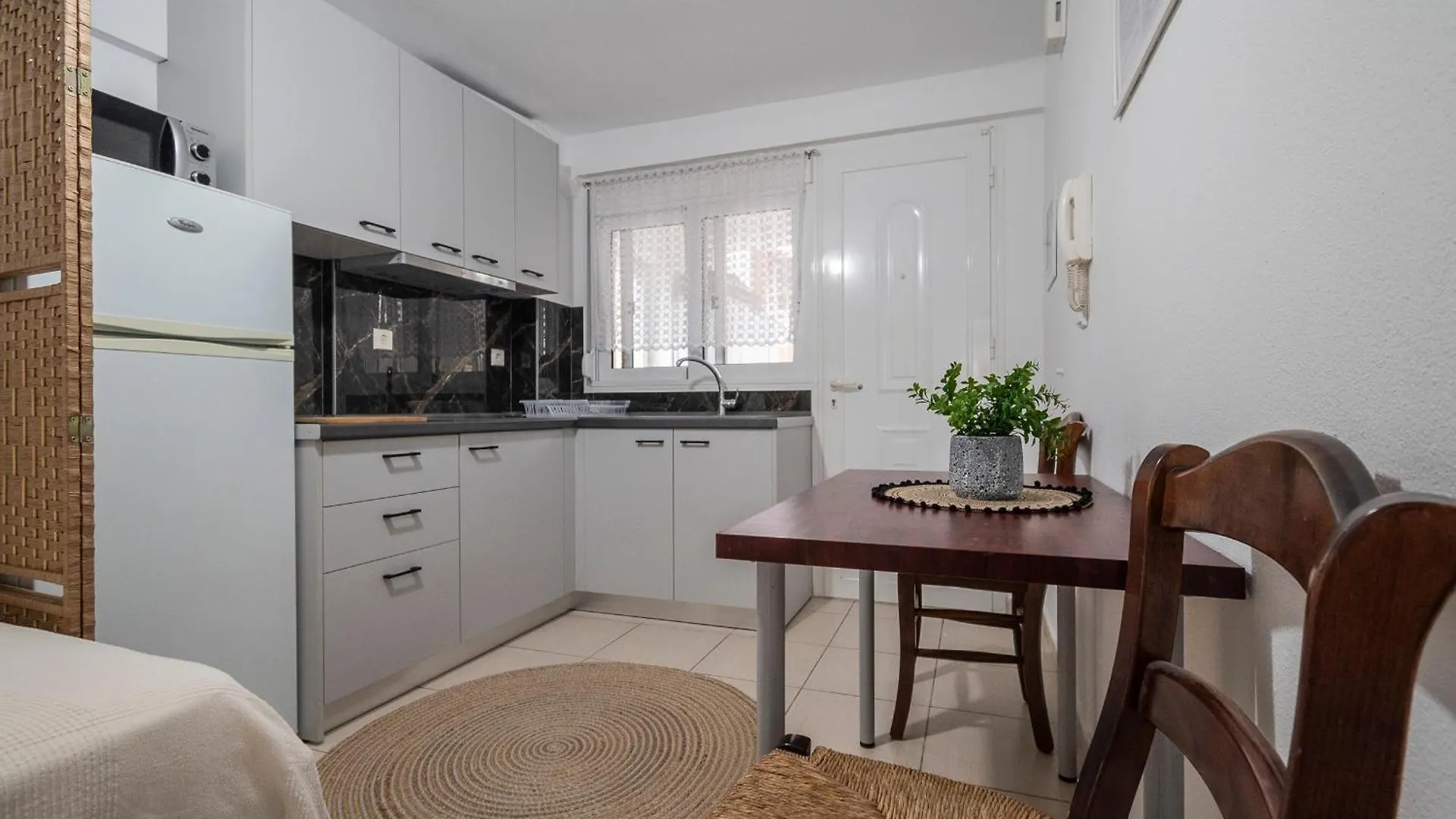 Tommy Seafront Apartments By Rentalspro - Nea Flogita Halkidiki 0*,