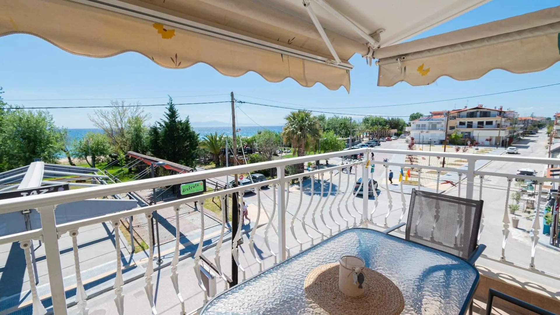 Tommy Seafront Apartments By Rentalspro - Nea Flogita Halkidiki