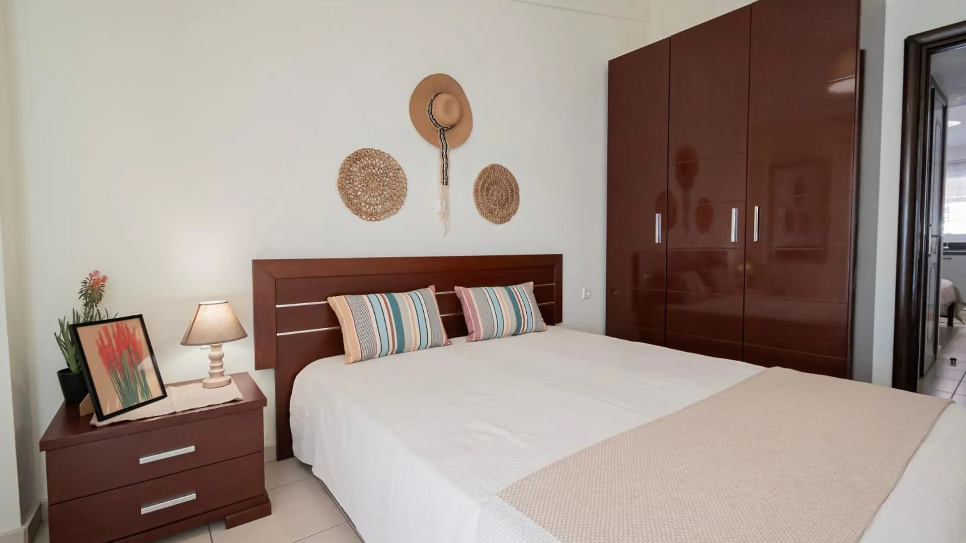 Tommy Seafront Apartments By Rentalspro - Nea Flogita Halkidiki